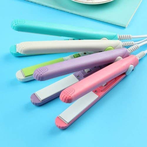 Close-up of the compact ceramic plates on the mini hair styler for smooth gliding.