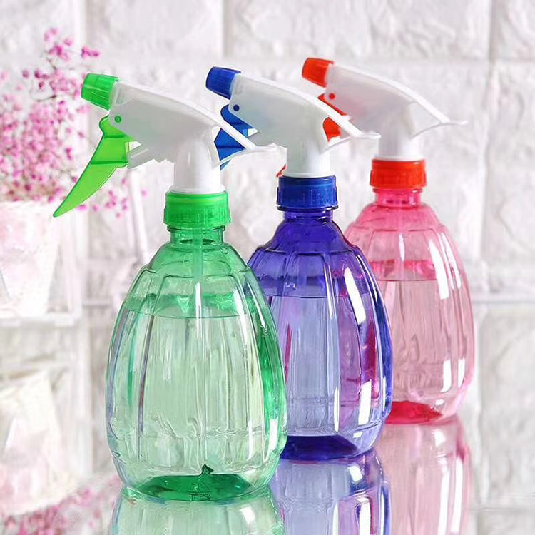 Durable plastic Trigger Sprayer Nozzle with pipe, perfect for various home and garden tasks.